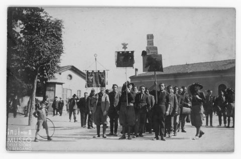 Bergamo, gruppo di bersaglieri