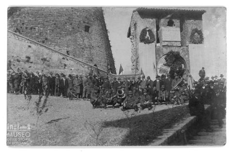 Bergamo, alpini alla Rocca
