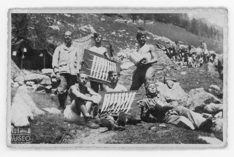 Soldati in un accampamento
