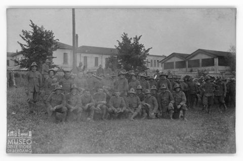 Gruppo di alpini