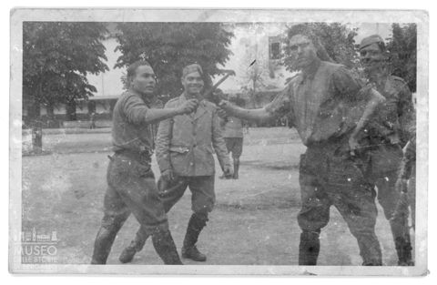 Militari nella caserma Montelungo