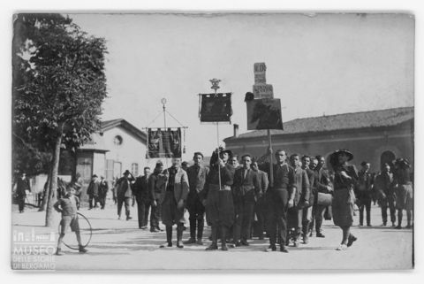 Bergamo, gruppo di bersaglieri