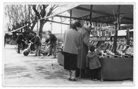 Bancarella di giocattoli
