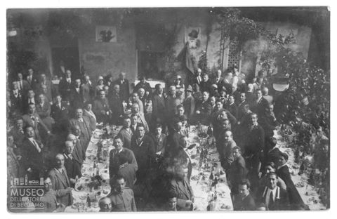 Ritratto di un gruppo di commensali