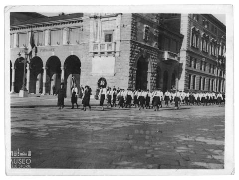 Sfilata in viale Roma a Bergamo