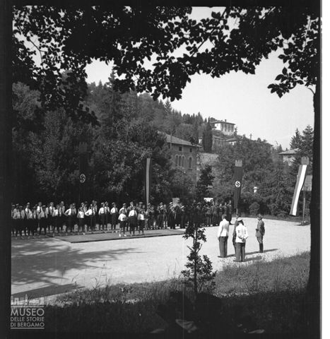 Ricevimento della Gioventù Italiana del Littorio da parte del Comando Militare Germanico di Bergamo