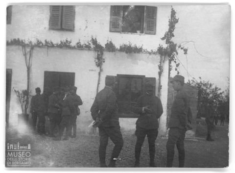Conversazioni tra militari