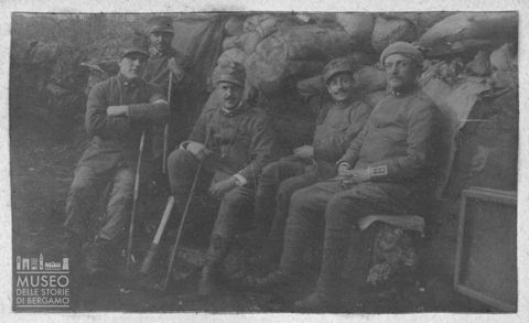 Ritratto di militari al fronte sul Carso isontino nei pressi di Bosco Cappuccio