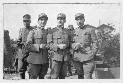 Ritratto di gruppo di militari della Prima guerra mondiale