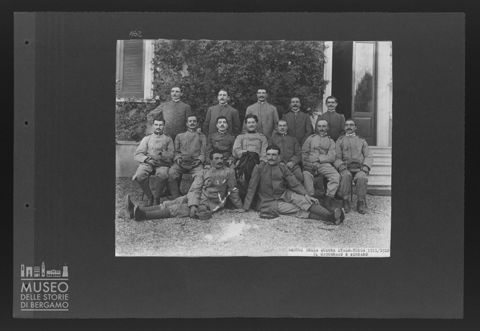 Ritratto di gruppo di bersaglieri reduci della guerra italo-turca