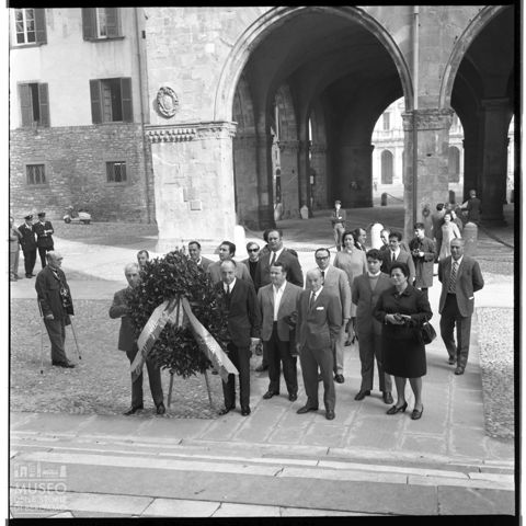 Rappresentazioni al Teatro Donizetti e omaggio alla tomba del compositore