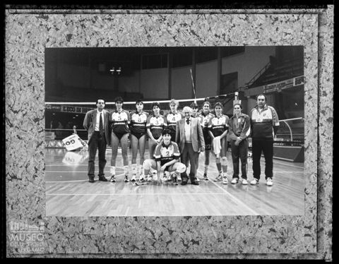 Ezio Foppa Pedretti e la squadra di pallavolo femminile di Bergamo