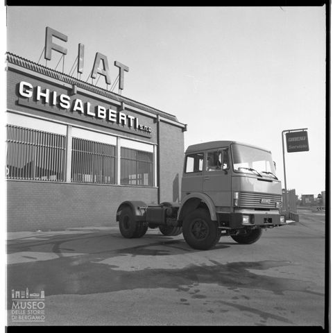 Veicolo trattore presso il garage e officina Ghisalberti di Bergamo