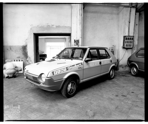 Ripresa di un'automobile nel garage e officina Ghisalberti di Bergamo
