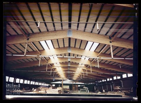 Esterni e interni di uno stabilimento industriale a Edolo
