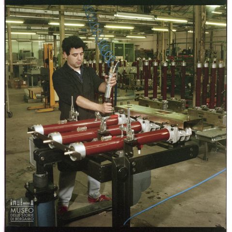 Stabilimenti industriali, vedute di Roma e dintorni, centrale nucleare di Trino e altre riproduzioni