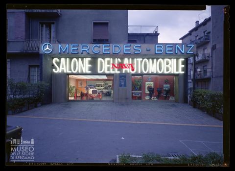 Esterno del Salone dell'automobile Nava a Bergamo