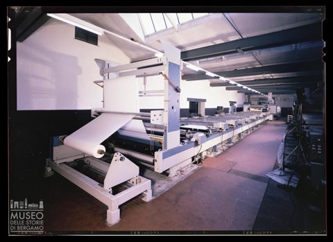 Macchinario per la stampa su tessuto nello stabilimento Reggiani