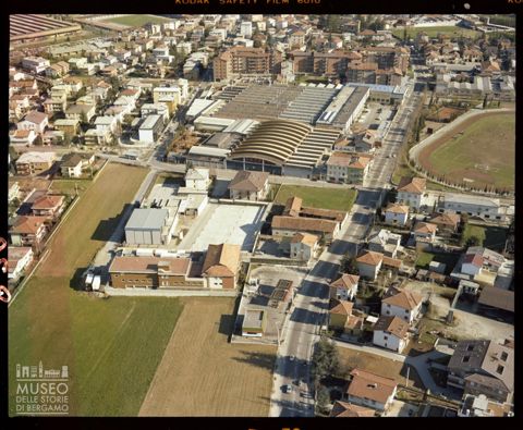 Vedute aeree dello stabilimento SACE di Bergamo