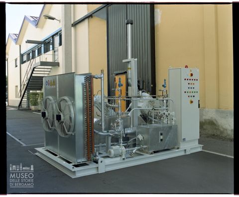 Macchinario nello stabilimento SIAD Macchine Impianti