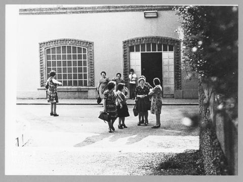 Gruppo di operaie del cotonificio di Crespi d'Adda
