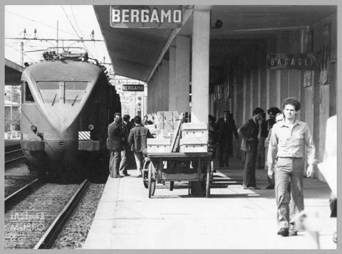 Interno della stazione ferroviaria di Bergamo