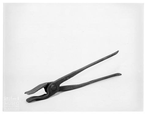 Tenaglia, in dialetto bergamasco 