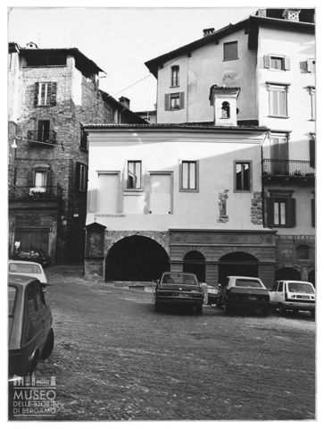 L'ex chiesetta di San Rocco in piazza Mercato delle Scarpe a Bergamo