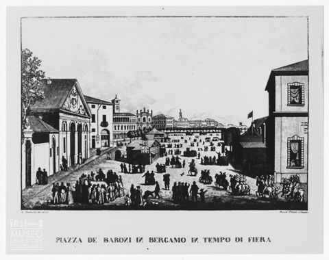 Riproduzione di una stampa ritraente piazza De Baroni in Bergamo