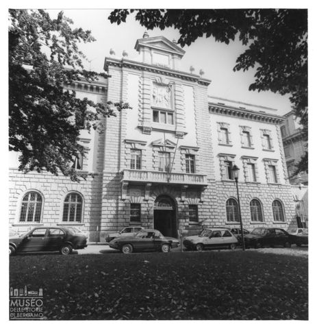 Veduta del Palazzo della Camera di Commercio a Bergamo