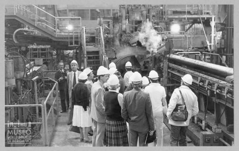 Alcuni partecipanti al congresso del 12-13 giugno 1981 in visita all'industria Dalmine
