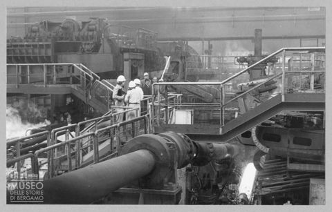 Alcuni partecipanti al congresso del 12-13 giugno 1981 in visita all'industria Dalmine