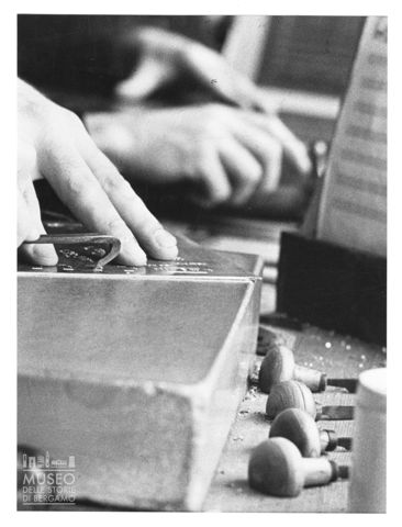 Le varie fasi dell'incisoria musicale: la bulinatura della lastra