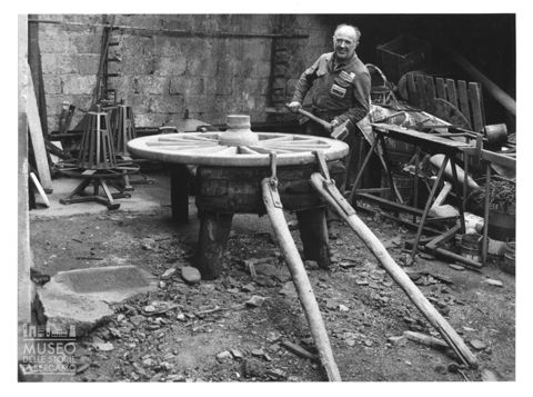 Un carradore al lavoro