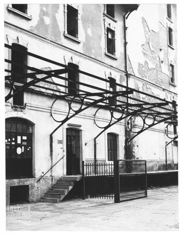 L'entrata delle sale di macinazione di un opificio