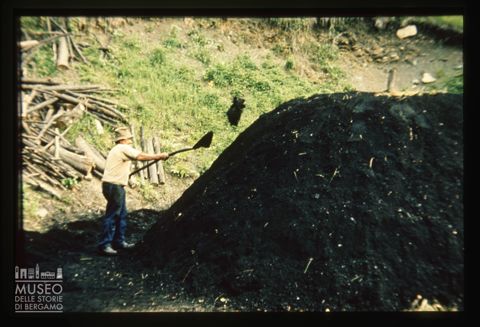 Fabbricazione della carbonella