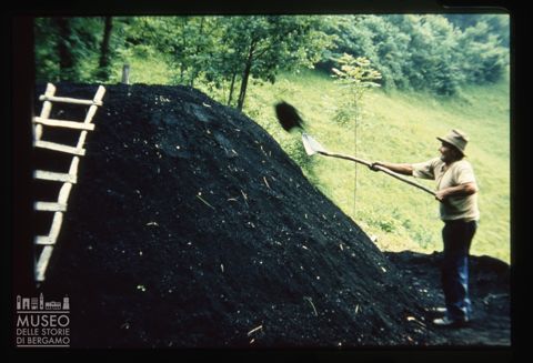 Fabbricazione della carbonella
