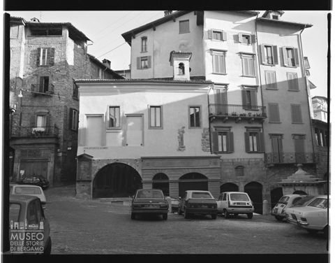 L'ex chiesetta di San Rocco in piazza Mercato delle Scarpe a Bergamo