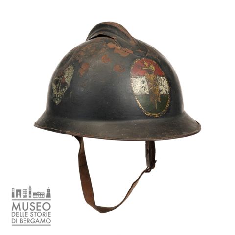 Elmetto Adrian del Regio esercito italiano