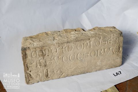 Epigrafe di monumento funerario