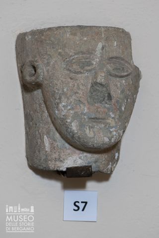 Decorazione antropomorfa