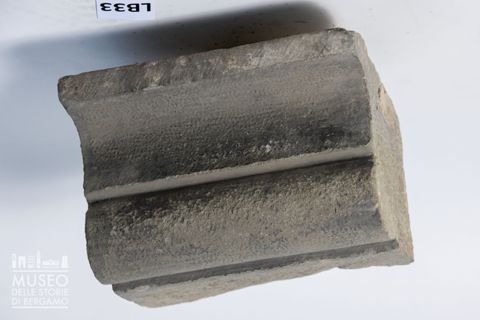 Frammento di trabeazione