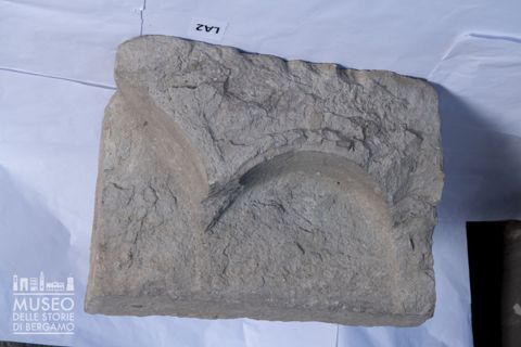 Lastra di decorazione sepolcrale