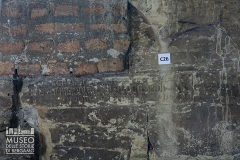 Epigrafe di monumento funerario