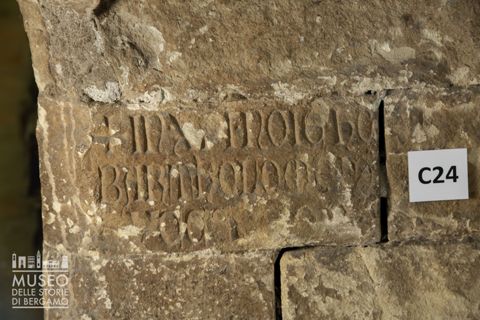 Epigrafe di monumento funerario