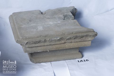 Frammento di parasta