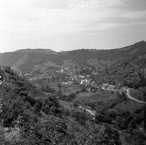 Veduta con colline
