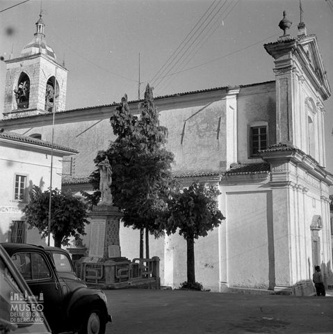 Chiesa e monumento ai caduti