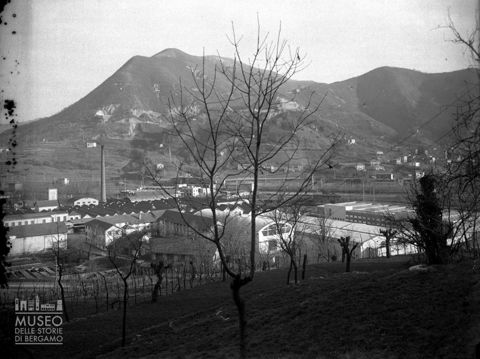 Veduta di un complesso industriale