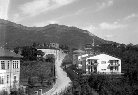 Almenno S. Bartolomeo, campi e abitazioni